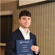 Neolaureato con 110 e lode offre lezioni di italiano, matematica e inglese a ragazzi delle medie e del liceo